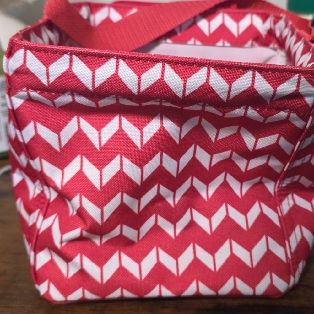 Red and White Geometric Lunch Bag